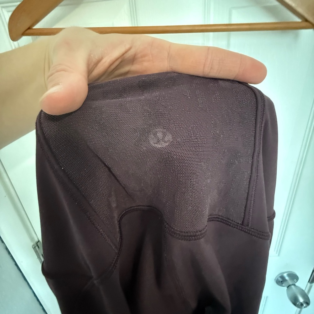 Lululemon high rise leggings - lace on the sides - Picture 4 of 9